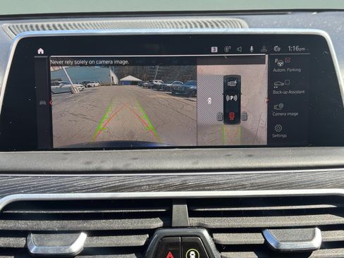 Used 2021 BMW 750i xDrive w/ Luxury Rear Seating Package image 16