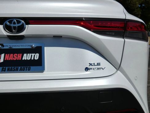 Used 2023 Toyota Mirai w/ Advanced Technology Package image 8