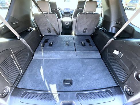 Used 2023 GMC Yukon SLT image 25