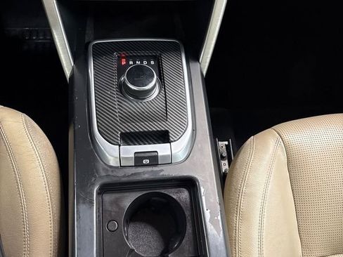 Used 2017 Land Rover Discovery Sport HSE image 40