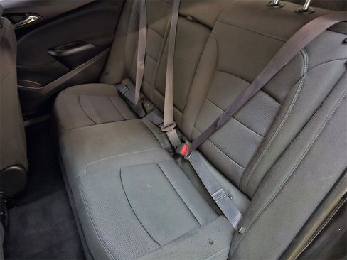 Used 2017 Chevrolet Cruze LT image 17