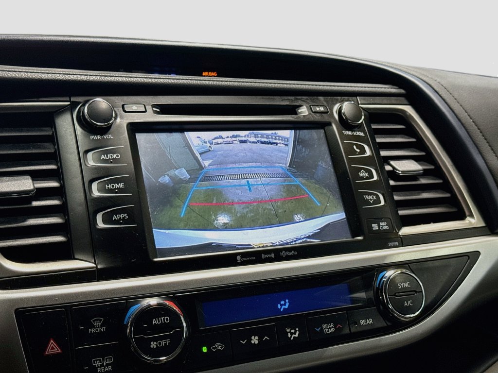 Used 2016 Toyota Highlander XLE AWD/4WD image 14