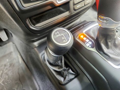 Used 2021 Jeep Wrangler Unlimited Sport image 25