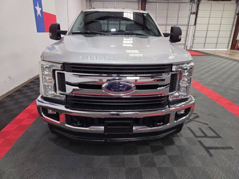 Used 2017 Ford F250 XLT w/ XLT Value Package image 4