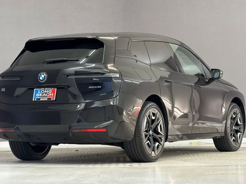 Used 2025 BMW iX xDrive50 w/ Premium Package AWD/4WD image 9