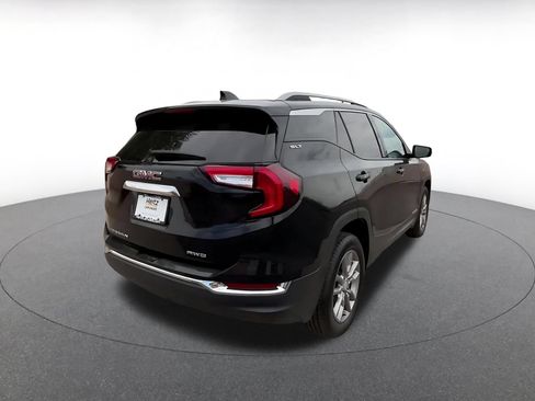 Used 2024 GMC Terrain SLT AWD/4WD image 11