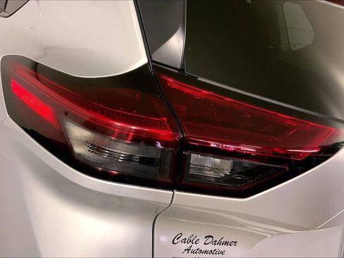 Used 2025 Nissan Rogue SV AWD/4WD image 27