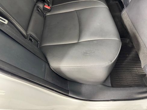 Used 2024 Toyota Corolla Cross XLE w/ Convenience Package AWD/4WD image 31