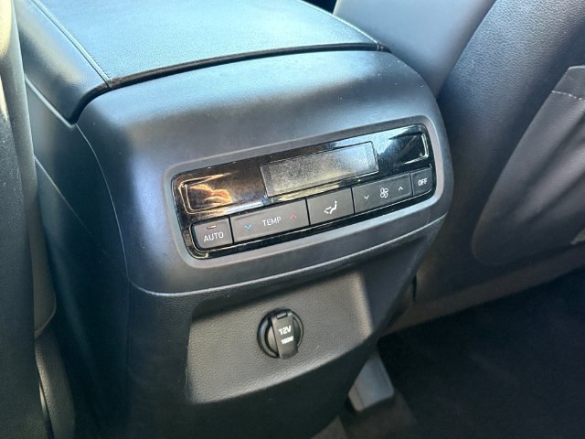 Used 2024 Hyundai Palisade SEL FWD image 25