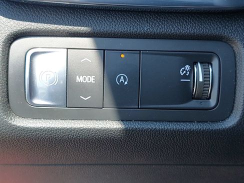 Used 2025 GMC Acadia Elevation w/ Elevation Premium Package FWD image 28