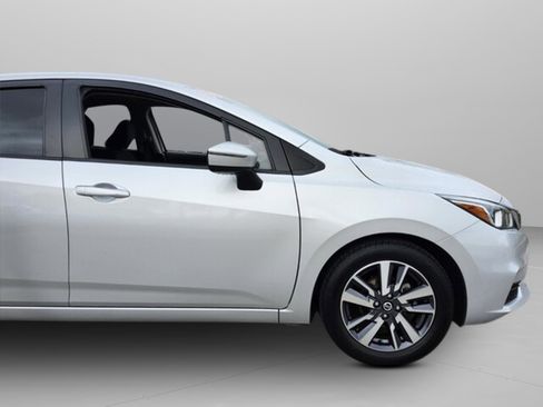 Used 2020 Nissan Versa SV image 40