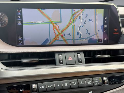 Used 2019 Lexus ES 350 Ultra Luxury w/ Accessory Package 2 FWD image 22