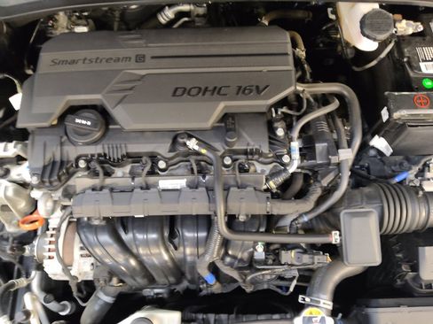 Used 2023 Hyundai Elantra SEL FWD image 30