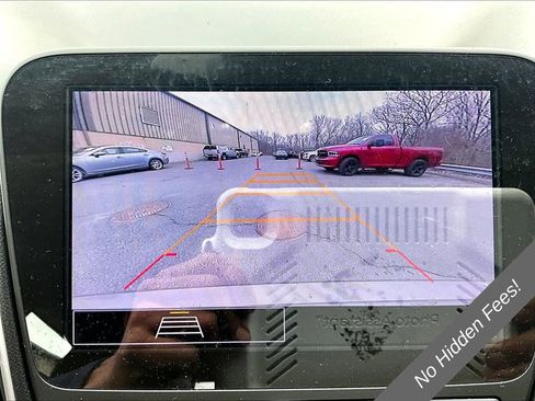 Used 2023 Chevrolet Malibu LT FWD image 19