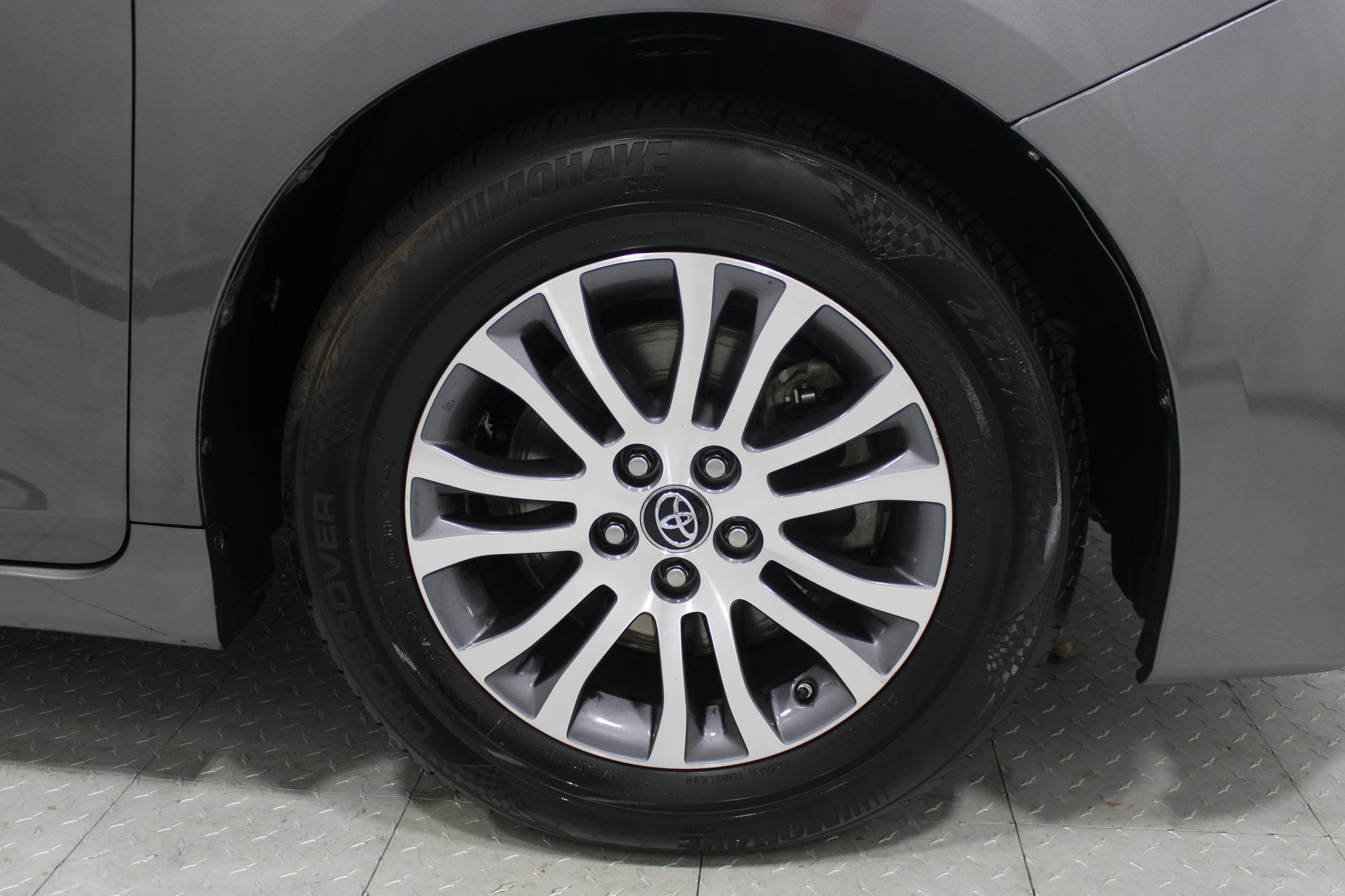 Used 2020 Toyota Sienna XLE w/ XLE Navigation Package FWD image 5