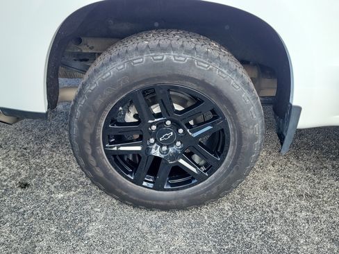Used 2024 Chevrolet Silverado 1500 Custom AWD/4WD image 36