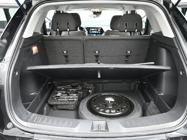Used 2025 Chevrolet TrailBlazer LT AWD/4WD image 29