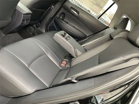 Used 2026 Toyota Corolla Cross XLE image 10