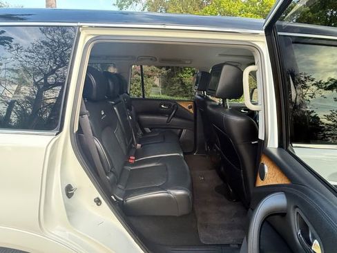 Used 2014 INFINITI QX80 4WD w/ Theater Package image 16