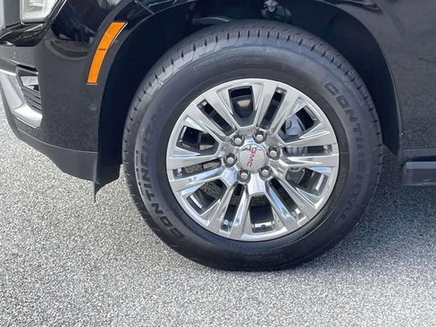 Used 2025 GMC Yukon Denali w/ Sun & Power Step Package image 9