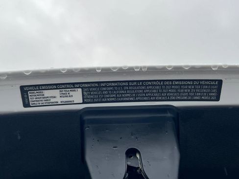 Used 2021 Tesla Model 3 Standard Range Plus image 27