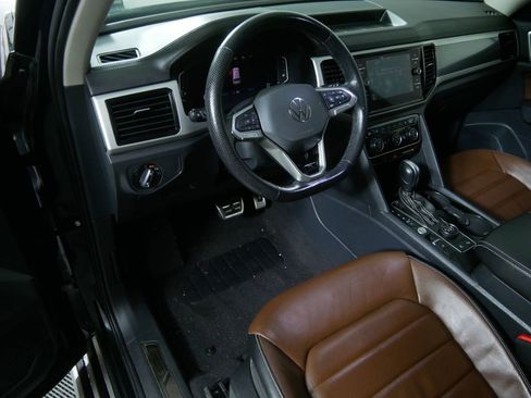 Used 2021 Volkswagen Atlas SEL Premium image 14