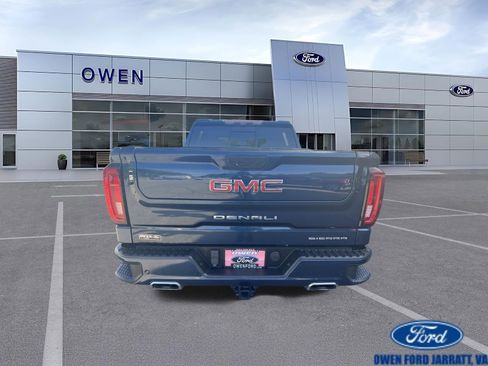 Used 2020 GMC Sierra 1500 Denali w/ Technology Package AWD/4WD image 4