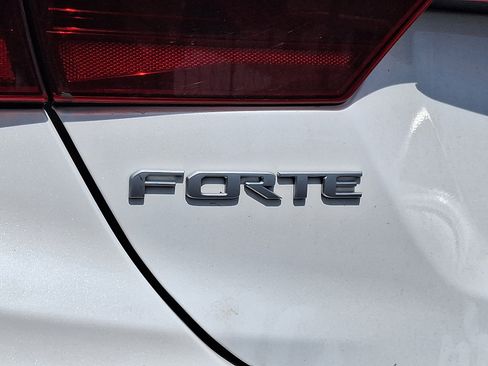 Used 2024 Kia Forte LXS FWD image 5