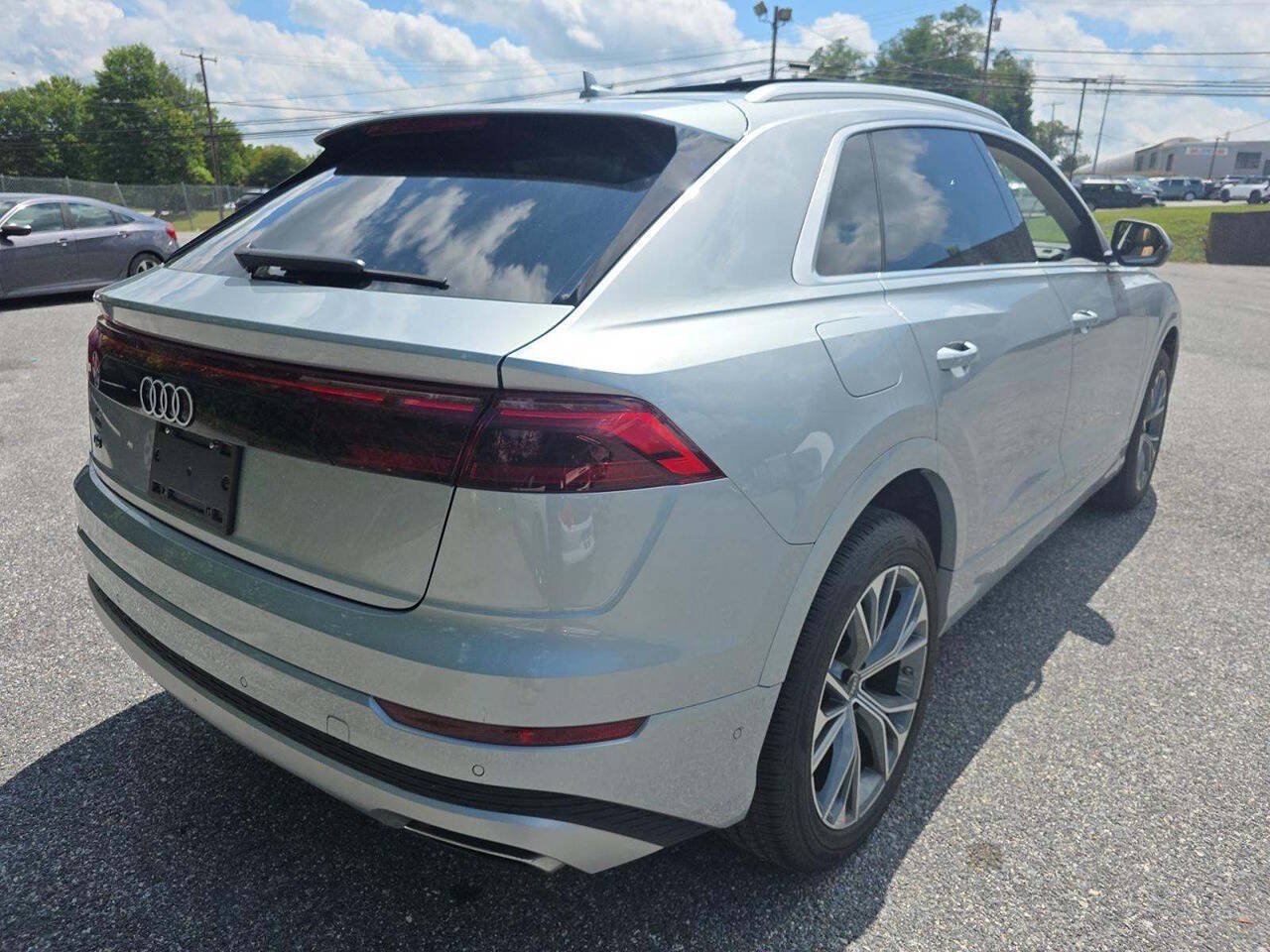 Used 2025 Audi Q8 Premium AWD/4WD image 3