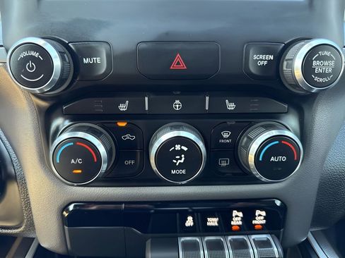 Used 2022 RAM 1500 Big Horn AWD/4WD image 18