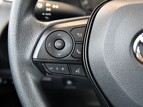 Used 2025 Toyota Corolla LE w/ Convenience Package FWD image 31
