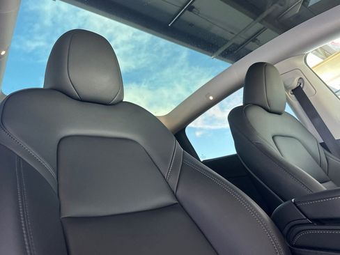 Used 2023 Tesla Model Y Long Range image 20