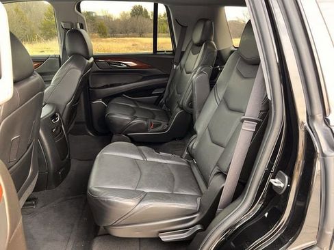Used 2015 Cadillac Escalade Premium image 28