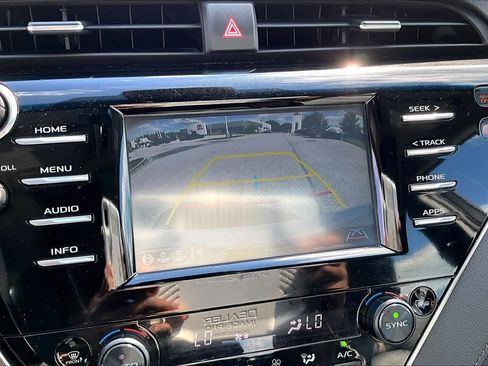 Used 2018 Toyota Camry XLE w/ Driver Assist Package FWD image 27