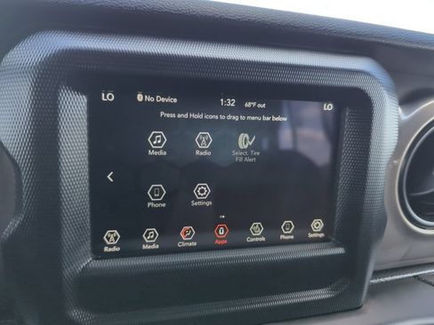 Used 2021 Jeep Gladiator Sport AWD/4WD image 19