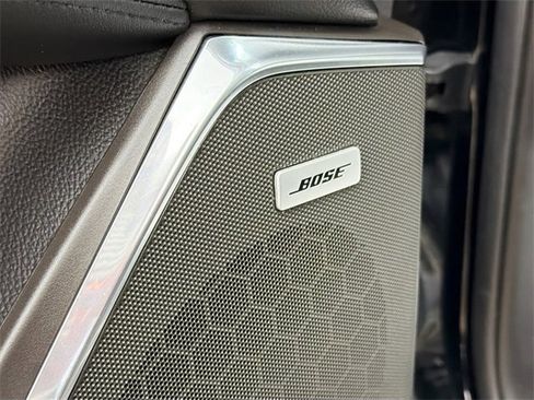 Used 2018 Cadillac Escalade Premium Luxury image 18