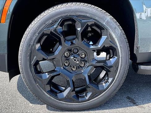 New 2026 Chevrolet Suburban RST image 6