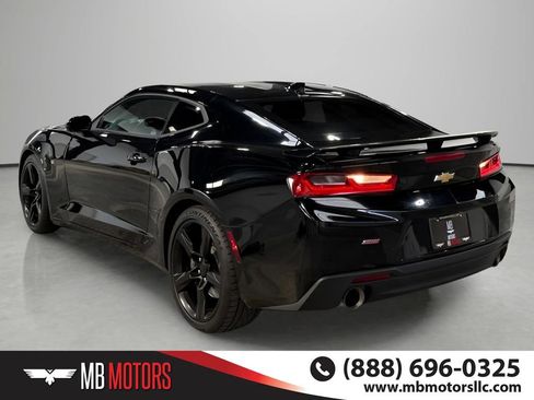 Used 2018 Chevrolet Camaro SS RWD image 7