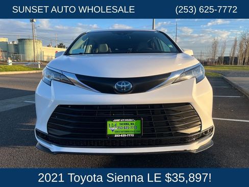 Used 2021 Toyota Sienna LE AWD/4WD image 37
