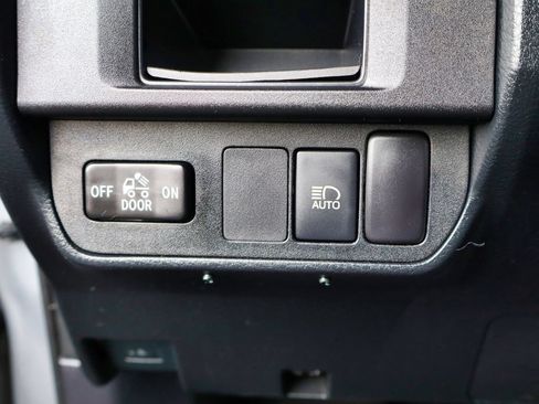 Used 2019 Toyota Tacoma SR5 AWD/4WD image 41