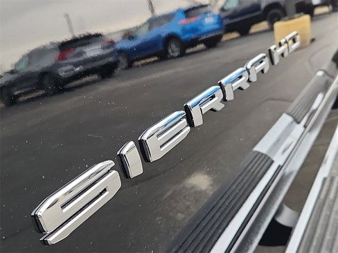 New 2025 GMC Sierra 2500 SLT w/ SLT Premium Package image 8