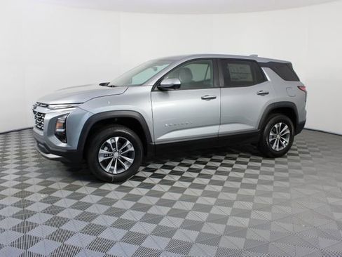 New 2026 Chevrolet Equinox LT FWD image 2