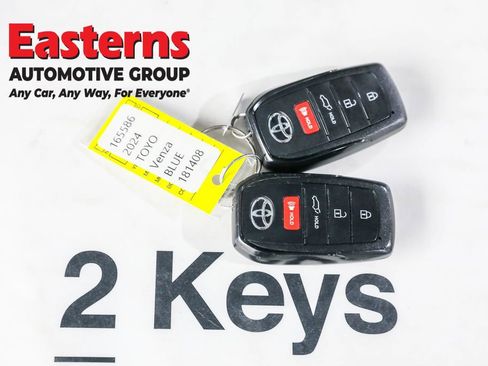 Used 2024 Toyota Venza LE image 24