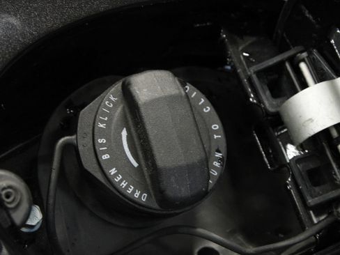 Used 2003 Porsche 911 Carrera RWD image 38