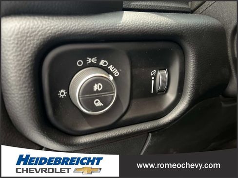 Used 2025 RAM 3500 Big Horn AWD/4WD image 35