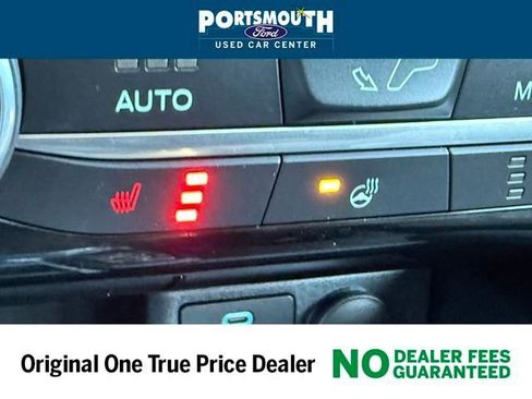 Used 2022 Ford Escape SE w/ Cold Weather Package image 9