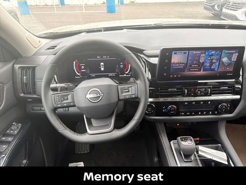 New 2026 Nissan Pathfinder Platinum AWD/4WD image 21