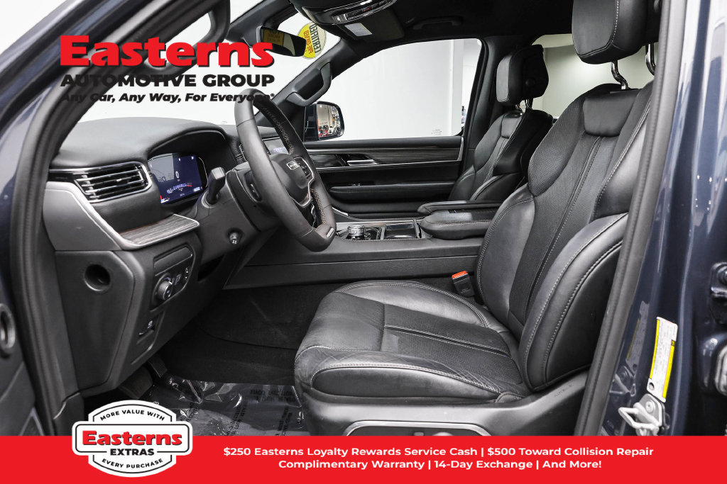 Used 2024 Jeep Wagoneer L Series II w/ Flexible Seating Group RWD image 15
