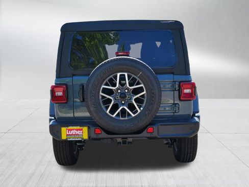 New 2026 Jeep Wrangler Unlimited Sahara AWD/4WD image 6