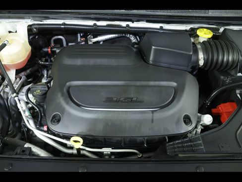 Used 2023 Chrysler Pacifica Touring-L FWD image 20
